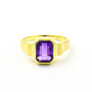 Ring aus Gelbgold mit Amethyst