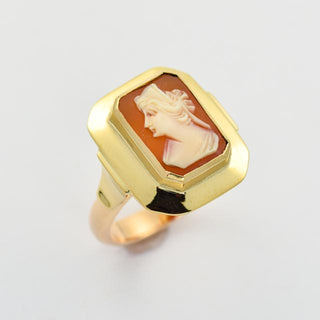 Ring aus Gelbgold mit Kamee/Gemme