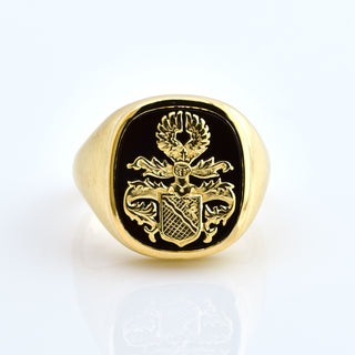 Ring aus Gelbgold mit Onyx