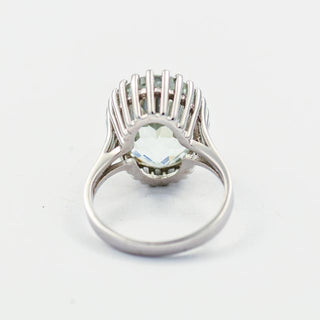 Ring aus Weißgold mit Aquamarin