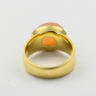 Hild Ring aus Gelbgold mit Mondstein