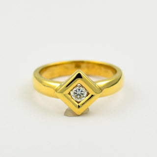 Brillantring aus Gelbgold