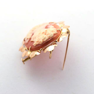 Anhänger/Brosche aus 750 Gelbgold mit Kamee/Gemme, nachhaltiger second hand Schmuck perfekt aufgearbeitet