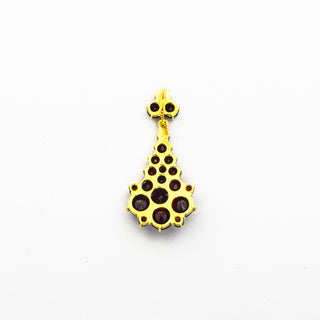 Anhänger aus Metall mit Granat, nachhaltiger second hand Schmuck perfekt aufgearbeitet