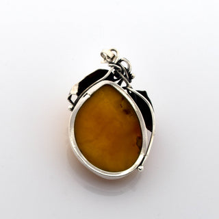 Anhänger aus 835 Silber mit Bernstein, nachhaltiger second hand Schmuck perfekt aufgearbeitet