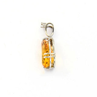 Anhänger aus 750 Weißgold mit Topas und Brillant, nachhaltiger second hand Schmuck perfekt aufgearbeitet