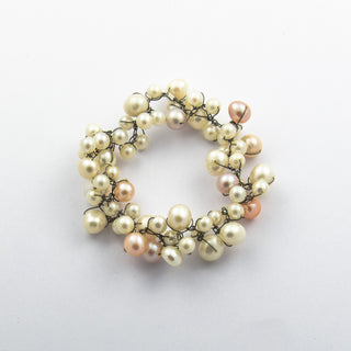 Armband aus Edelstahl mit Perle, nachhaltiger second hand Schmuck perfekt aufgearbeitet