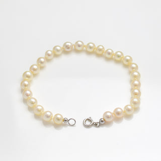 Perlenarmband aus mit Schließe 585 Weißgold, nachhaltiger second hand Schmuck perfekt aufgearbeitet