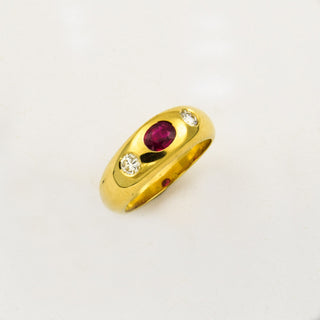 Bandring aus 750 Gelbgold mit Rubin und Brillant, nachhaltiger second hand Schmuck perfekt aufgearbeitet