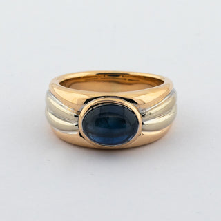 Saphirring aus 750 Rot- und Weißgold, nachhaltiger second hand Schmuck perfekt aufgearbeitet