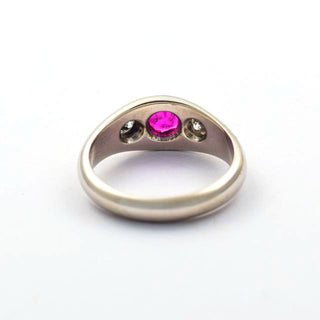 Rubinring aus 585 Weißgold mit Brillant, nachhaltiger second hand Schmuck perfekt aufgearbeitet