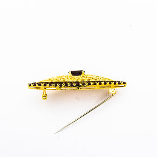 Brosche aus 750 Gelbgold mit Granat, nachhaltiger second hand Schmuck perfekt aufgearbeitet