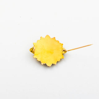 Granatbrosche aus 585 Gelbgold, nachhaltiger second hand Schmuck perfekt aufgearbeitet