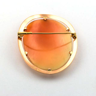Brosche aus 585 Gelbgold mit Muschelkamee, nachhaltiger second hand Schmuck perfekt aufgearbeitet
