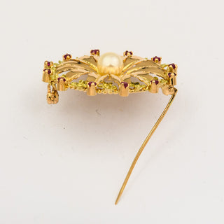 Brosche aus 750 Gelbgold mit Perle und Rubin, nachhaltiger second hand Schmuck perfekt aufgearbeitet