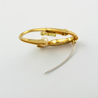 Brosche aus 585 Gelbgold mit Perle und Brillant, nachhaltiger second hand Schmuck perfekt aufgearbeitet