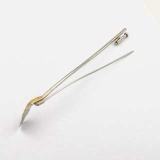 Brosche aus 950 Platin/999 Gold mit Brillant, neuwertig, nachhaltiger second hand Schmuck perfekt aufgearbeitet