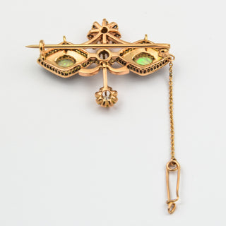 Brosche aus 585 Roségold mit Opal, Perle und Brillant, nachhaltiger second hand Schmuck perfekt aufgearbeitet
