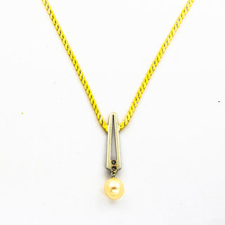 Collier aus 750 Gelb- und Weißgold mit Perle und Brillant, nachhaltiger second hand Schmuck perfekt aufgearbeitet
