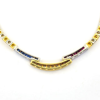 Saphircollier aus 750 Gelb- und Weißgold mit Rubin und Diamant, nachhaltiger second hand Schmuck perfekt aufgearbeitet