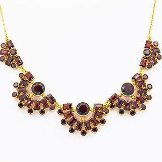 Collier aus 585 Gelbgold mit Granat, nachhaltiger second hand Schmuck perfekt aufgearbeitet