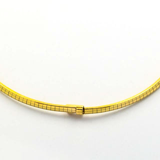 Saphircollier aus 585 Gelbgold mit Brillant, nachhaltiger second hand Schmuck perfekt aufgearbeitet