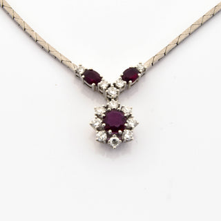 Rubincollier aus 585 Weißgold mit Brillant, nachhaltiger second hand Schmuck perfekt aufgearbeitet