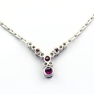 Rubincollier aus 585 Weißgold mit Brillant, nachhaltiger second hand Schmuck perfekt aufgearbeitet