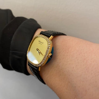 Chopard Handaufzug mit Edelsteinbesatz, gebrauchte Luxusuhren im Top-Zustand