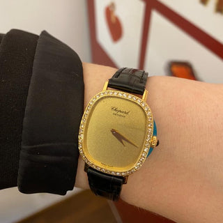 Chopard Handaufzug mit Edelsteinbesatz, gebrauchte Luxusuhren im Top-Zustand