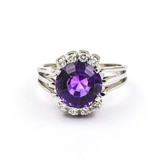 Ring aus 585 Weißgold mit Amethyst und Brillant, nachhaltiger second hand Schmuck perfekt aufgearbeitet