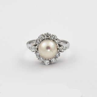 Ring aus 750 Weißgold mit Perle, Brillant und Diamant, nachhaltiger second hand Schmuck perfekt aufgearbeitet