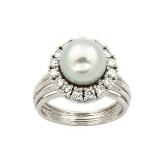 Ring aus 585 Weißgold mit Perle und Brillant, nachhaltiger second hand Schmuck perfekt aufgearbeitet