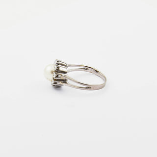 Perlenring aus 750 Weißgold mit Brillant, nachhaltiger second hand Schmuck perfekt aufgearbeitet