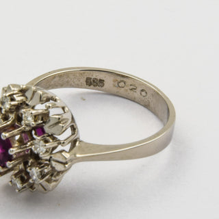 Entourage-Ring aus 585 Weißgold mit Rubin und Brillant, nachhaltiger second hand Schmuck perfekt aufgearbeitet