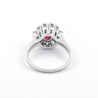 Rubinring aus 585 Weißgold mit Diamant und Brillant, nachhaltiger second hand Schmuck perfekt aufgearbeitet