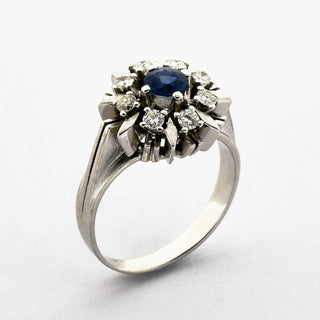 Entourage-Ring aus 585 Weißgold mit Saphir und Brillant, nachhaltiger second hand Schmuck perfekt aufgearbeitet