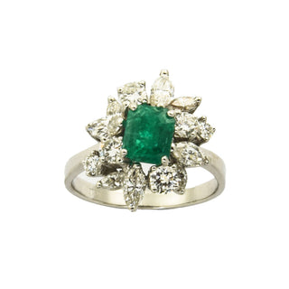 Entourage-Ring aus 750 Weißgold mit Smaragd, Diamant und Brillant, nachhaltiger second hand Schmuck perfekt aufgearbeitet