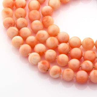 Korallenkette mit Schließe aus 750 Weißgold mit Diamant, nachhaltiger second hand Schmuck perfekt aufgearbeitet