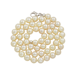 Perlenkette mit Schließe aus 585 Weißgold, nachhaltiger second hand Schmuck perfekt aufgearbeitet