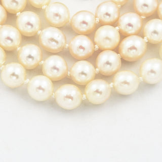 Perlenkette mit Schließe aus 585 Weißgold, nachhaltiger second hand Schmuck perfekt aufgearbeitet