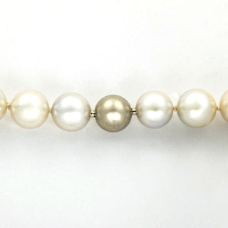 Perlenkette mit Schließe aus 950 Platin, nachhaltiger second hand Schmuck perfekt aufgearbeitet