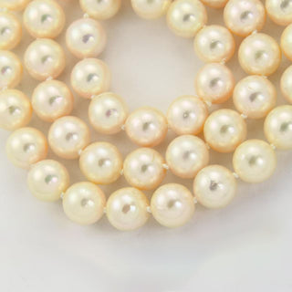 Perlenkette mit Schließe aus 750 Gelbgold mit Brillant, nachhaltiger second hand Schmuck perfekt aufgearbeitet