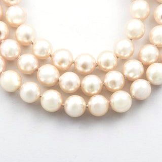 Perlenkette mit Schließe aus 585 Weißgold mit Opal und Diamant, nachhaltiger second hand Schmuck perfekt aufgearbeitet