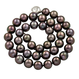 Perlenkette mit Schließe aus 585 Weißgold mit Brillant, nachhaltiger second hand Schmuck perfekt aufgearbeitet