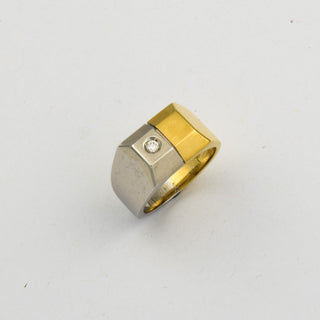 Herrenring aus 750 Gelb- und Weißgold mit Brillant, nachhaltiger second hand Schmuck perfekt aufgearbeitet