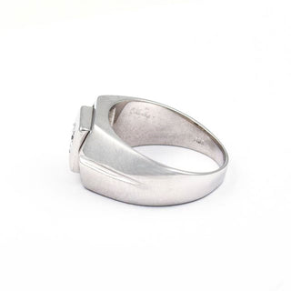 Herrenring aus 585 Weißgold mit Brillant, nachhaltiger second hand Schmuck perfekt aufgearbeitet