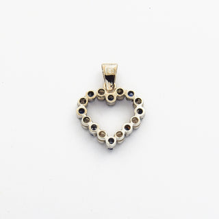 Herzanhänger aus 585 Weißgold mit Saphir, nachhaltiger second hand Schmuck perfekt aufgearbeitet