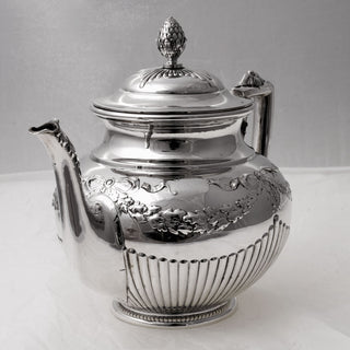 Kanne Schleifen aus 800 Silber, nachhaltiger second hand Schmuck perfekt aufgearbeitet