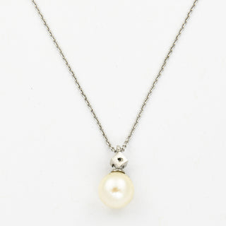 Kette mit Anhänger aus 750 Weißgold mit Perle und Brillant, nachhaltiger second hand Schmuck perfekt aufgearbeitet
